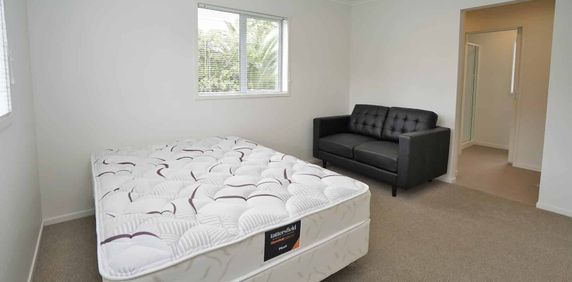 Love the Location - One-week free rent - Photo 2