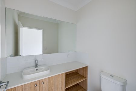 Large 2 Bedroom Duplex! - Photo 5