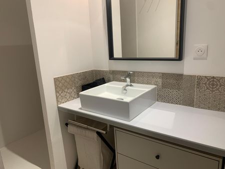 Location Appartement 1 pièce TOULON 83000 - Photo 2