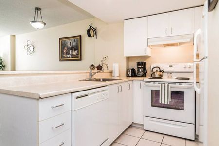 Rue De Bullion - Photo 5