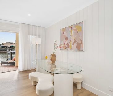 SPARKLING COASTAL TOWNHOUSE WITH CHÍC RENOVATED INTERIOR CONTACT JU... - Photo 3