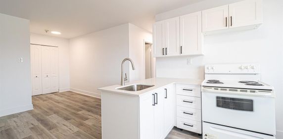 2 Beds 1 Bath - 8281 Avenue Des Vendéens, Anjou - Photo 2