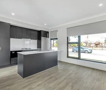 Woodville West - Photo 3