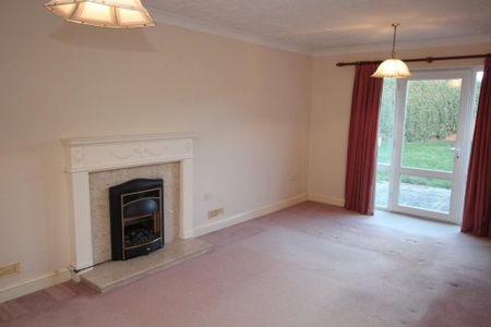 4 bedroom detached house to rent - Photo 2