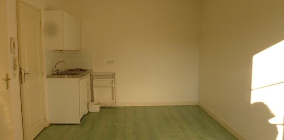 Location Appartement 1 pièce 18m² NANTES 44000 - Photo 2