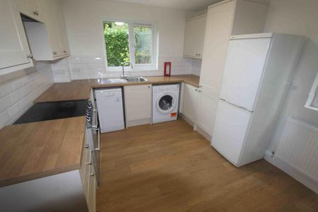 2 bedroom flat to rent - Photo 4