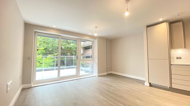 The Colonnade, Maidenhead - Photo 1