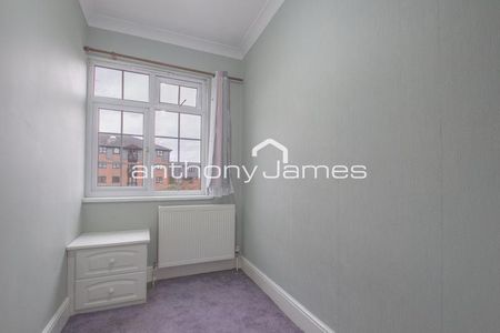 4 bedroom semi-detached house to rent - Photo 3