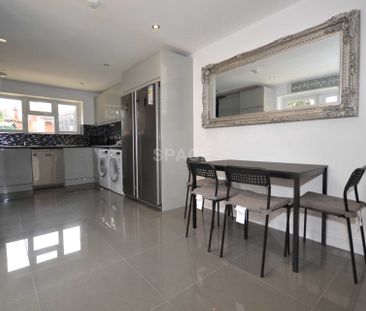 Wokingham Road, Reading, Berkshire, RG6 1JL- Room 7 - Photo 6