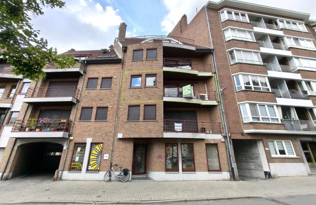 MOOI APPARTEMENT IN HET CENTRUM MET GARAGE - Photo 1