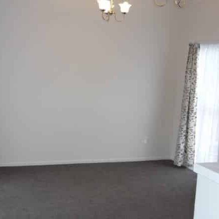 3 Bedroom 2 bathroom & 4th Bedroom or Rumpus Room plus Double Garage - Photo 4