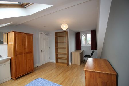6 Bed Terraced House, Livingstone Road, SO14 - Photo 4