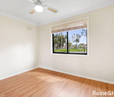 Tidy Family Home! - Photo 4