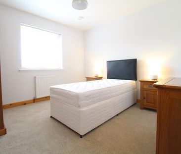 3 bedroom flat to rent - Photo 5