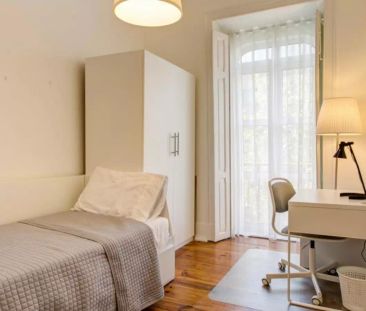 Room for rent in 5-bedroom apartment in Lisbon - Photo 3