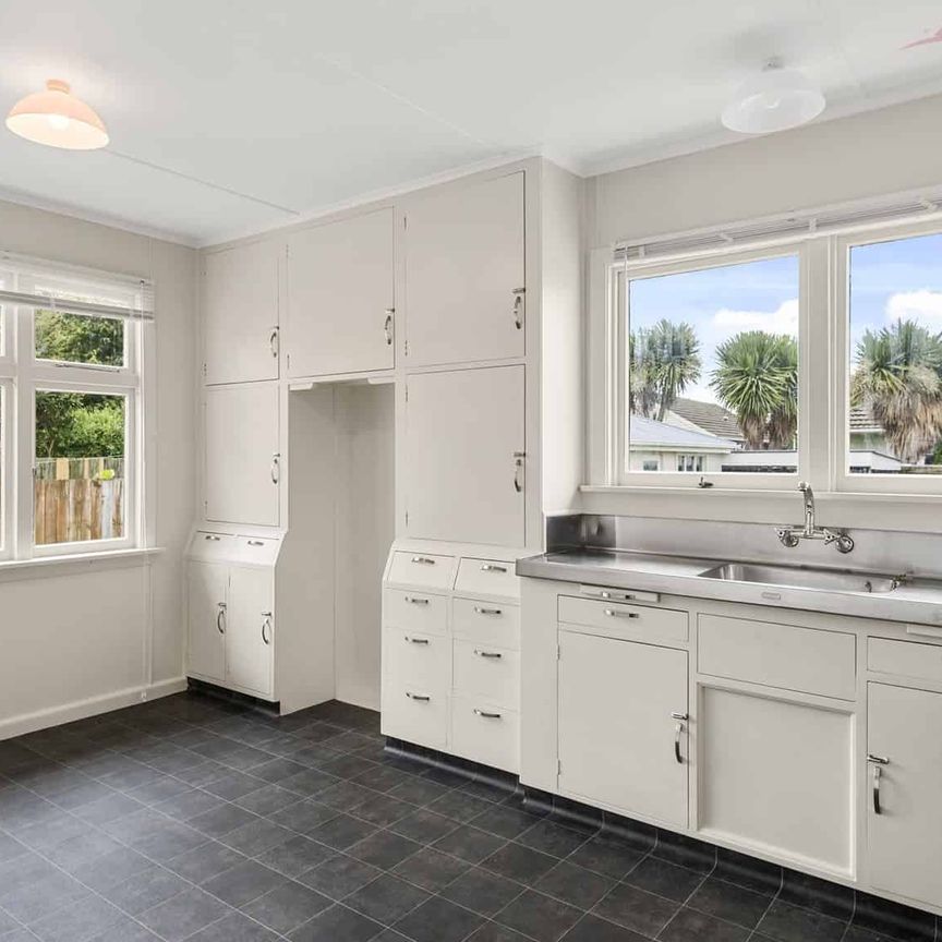Four Bedroom home in a great location - Photo 1
