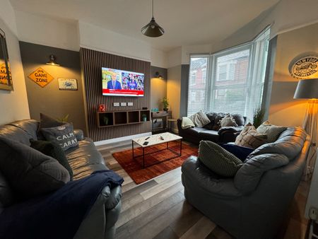 6 Bed Terraced House, Dudley Road, L18 - Photo 2