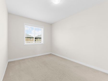 For Lease - 54 Medici Lane, Hamilton, Ontario - Photo 3