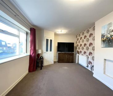 3 bedroom end of terrace house to rent - Photo 1