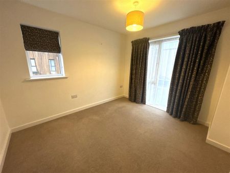 3 bedroom end of terrace house to rent - Photo 4