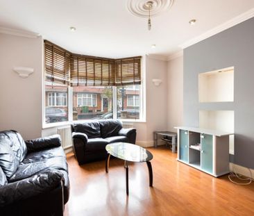 3 bedroom terraced house to rent - Photo 4