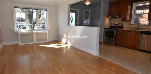 33 Montcalm Ave, Toronto, ON - Photo 2