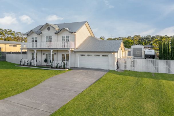 A Home of Distinction - Where Elegance Meets Everyday Life - Photo 1