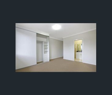 Spacious Home with off street parking - Photo 4