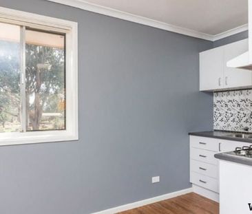 52 Richard Avenue, Queanbeyan - Photo 5