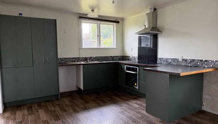 Three bedrooms, Large corner section! - Photo 4