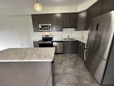 For Lease - 40 Kingsborough Dr Drive, Hamilton, Ontario - Photo 4