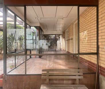 Family Home with Pool - Photo 5