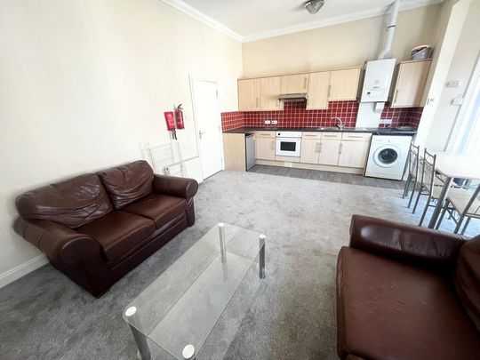 2 bedroom flat to rent - Photo 1