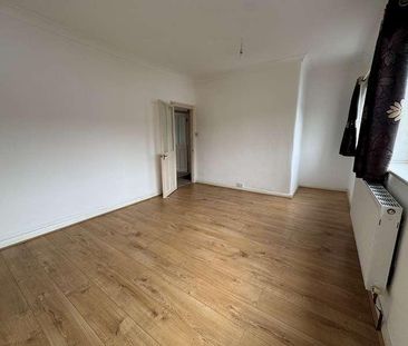 St Albans Avenue, East Ham, London, E6 - Photo 6