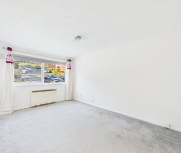 Windsor Drive, High Wycombe, Buckinghamshire,HP13 - Photo 1