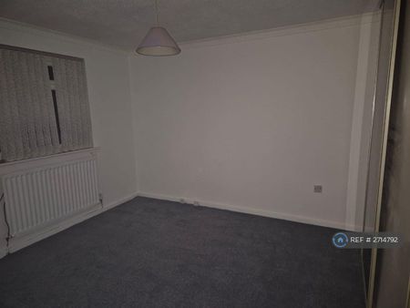 3 bedroom terraced house to rent - Photo 2