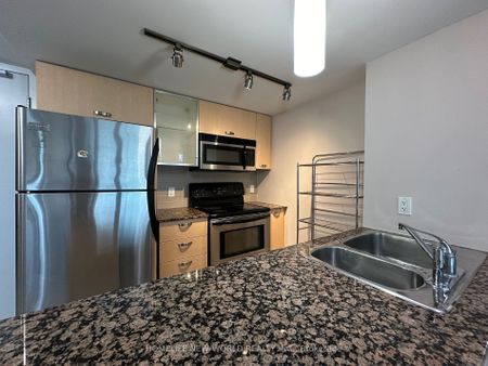 For Lease - 37 Grosvenor Street Unit# 2009, Toronto, Ontario - Photo 2