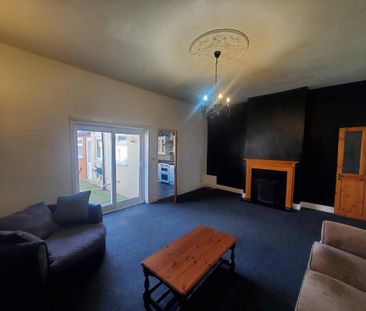 2 bedroom terraced house to rent - Photo 2