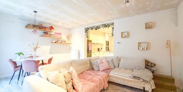 Woning te huur in Eeklo voor € 895 met 2 slaapkamers - Photo 1