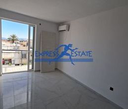 Διαμέρισμα για ενοικίαση - Νέα Μάκρη, - Photo 1