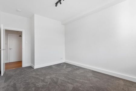 3 bedroom flat to rent - Photo 5