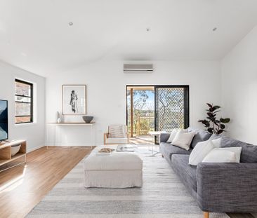 An Abundance Of Natural Light & Space - Photo 1