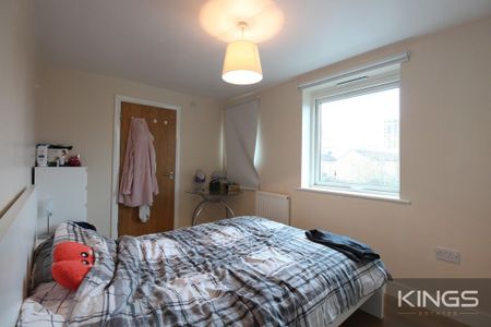 2 bedroom apartment to rent - Photo 3