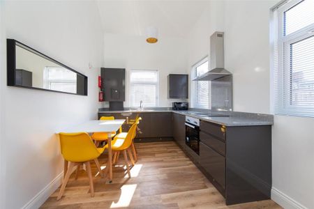 2 bedroom apartment to rent - Photo 4