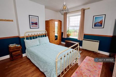 2 bedroom terraced house to rent - Photo 2