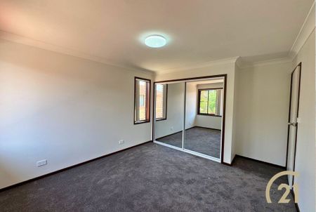 Spacious Newly Renovated 2 Bedroom Home&excl; - Photo 3