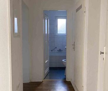 Charmante 2-Zimmer-Wohnung mit Tageslichtbad in Wiesbaden - Foto 1
