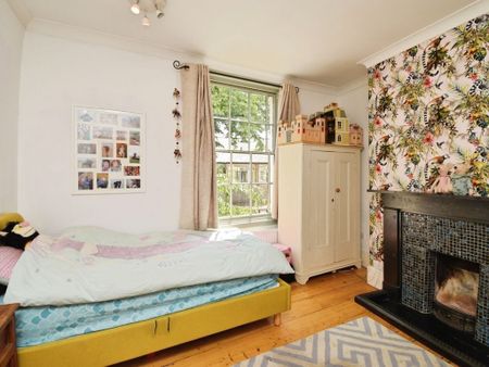 4 Bed Terraced House, Woodland Terrace, SE7 - Photo 3