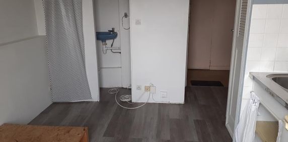 Location Appartement 1 pièce 10m² - Photo 2