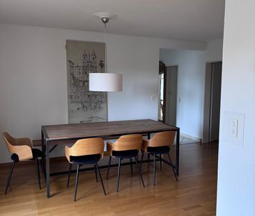 Gemütliche 3.5-Zimmer-Wohnung mit Balkon in Seebach, Zürich - Foto 3